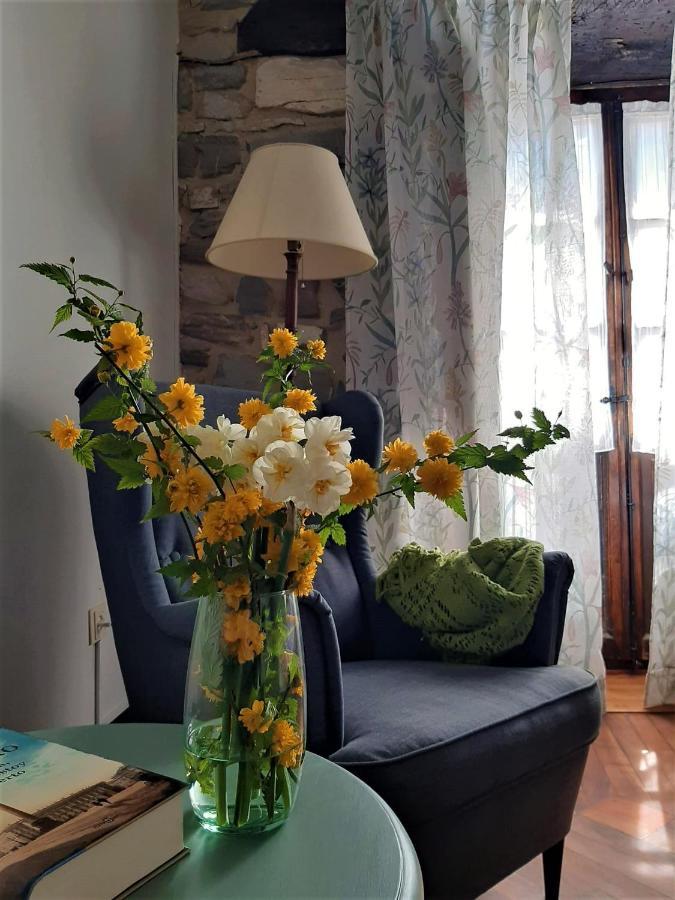 Hotel Dona Lola Izarra Bagian luar foto