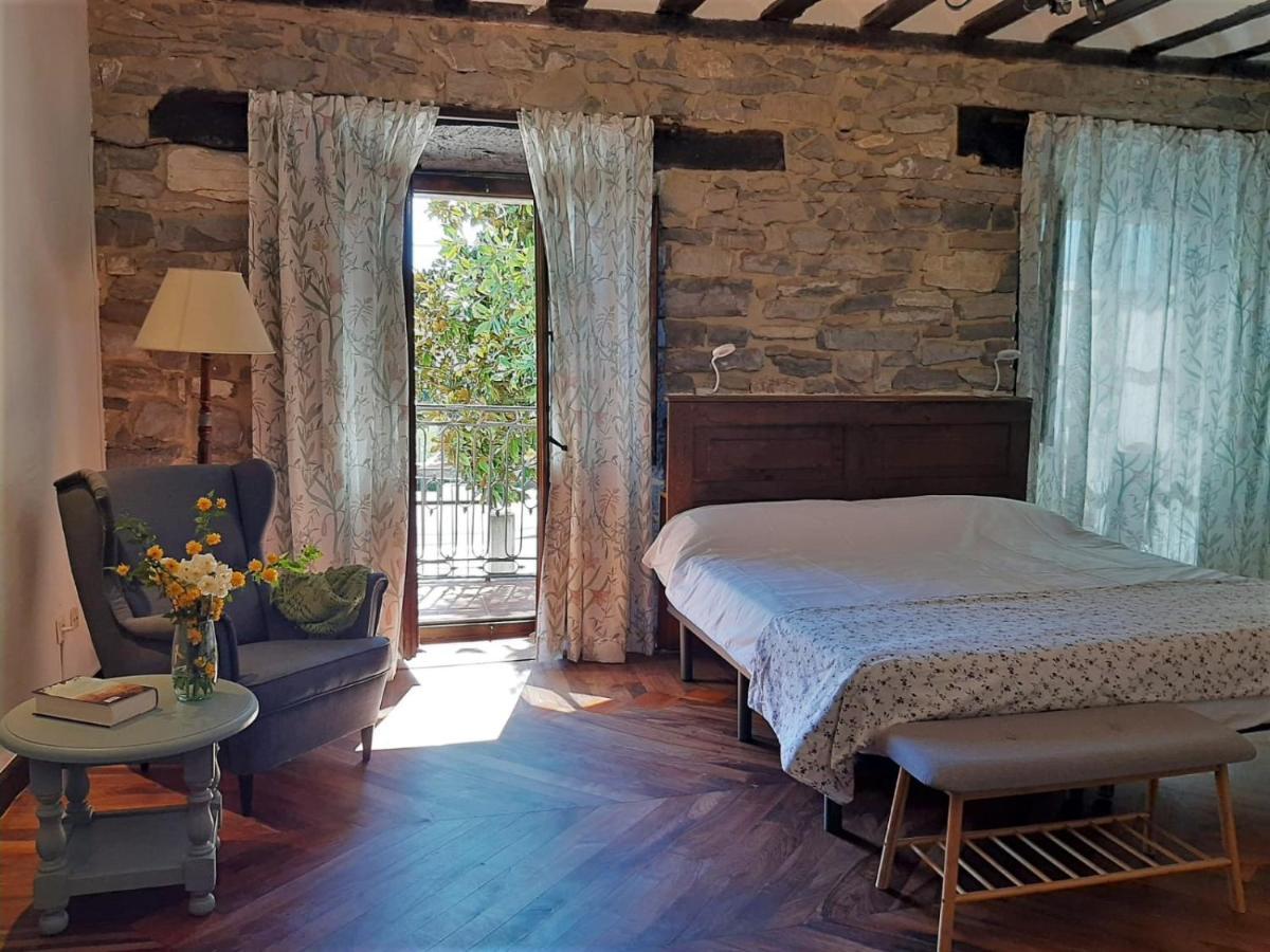 Hotel Dona Lola Izarra Bagian luar foto